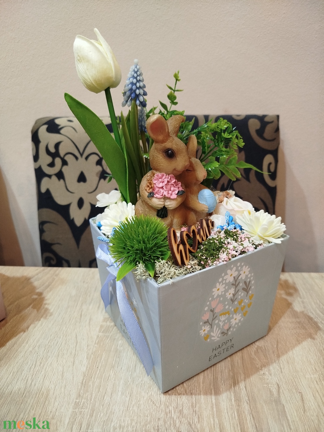 Nyuszis tavaszi asztaldísz - ünnepi díszek, dekorációk - húsvéti díszek és dekorációk - húsvéti virágos díszek - Meska.hu