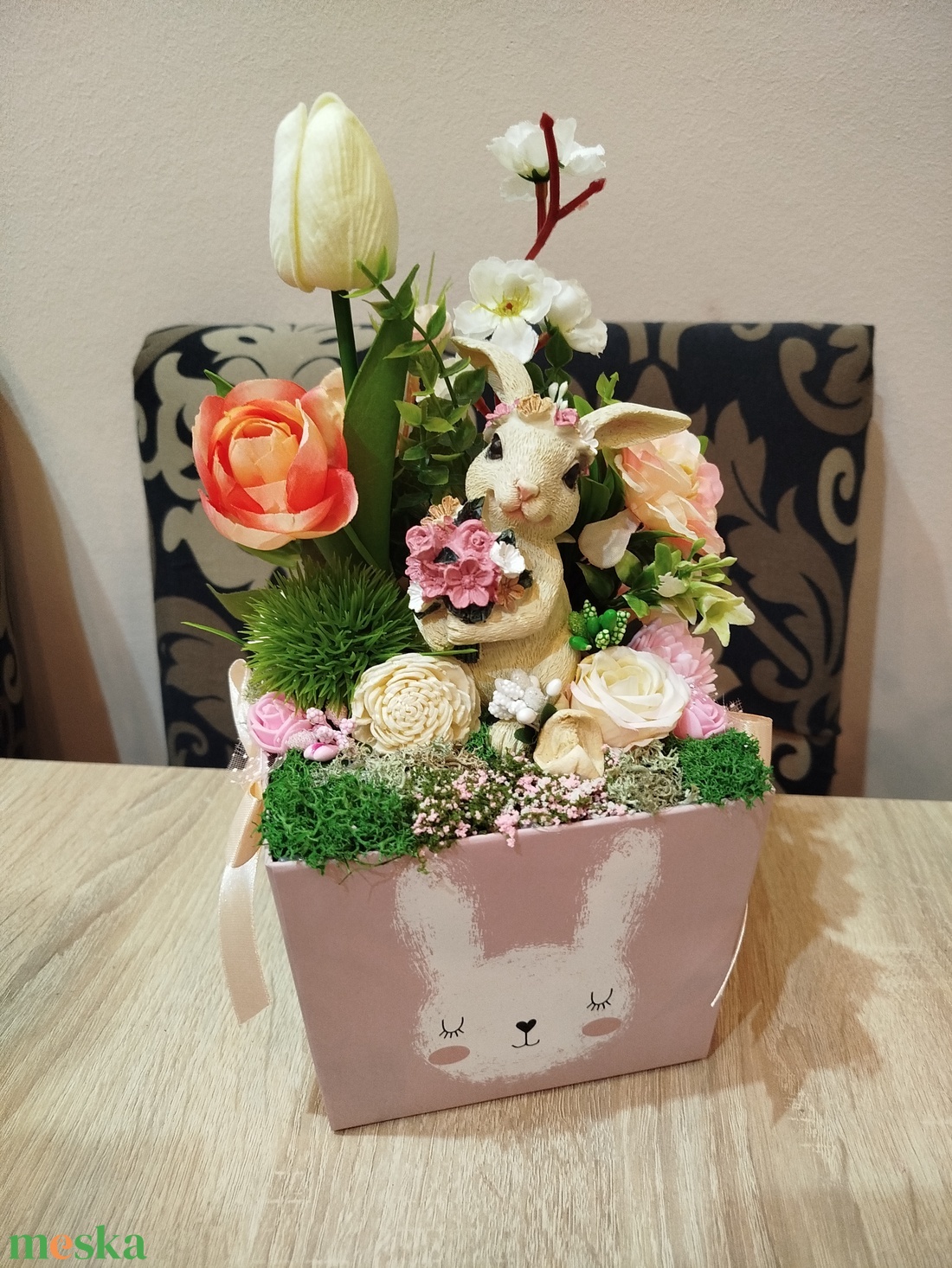 Nyuszis tavaszi asztaldísz, box - ünnepi díszek, dekorációk - húsvéti díszek és dekorációk - húsvéti virágos díszek - Meska.hu