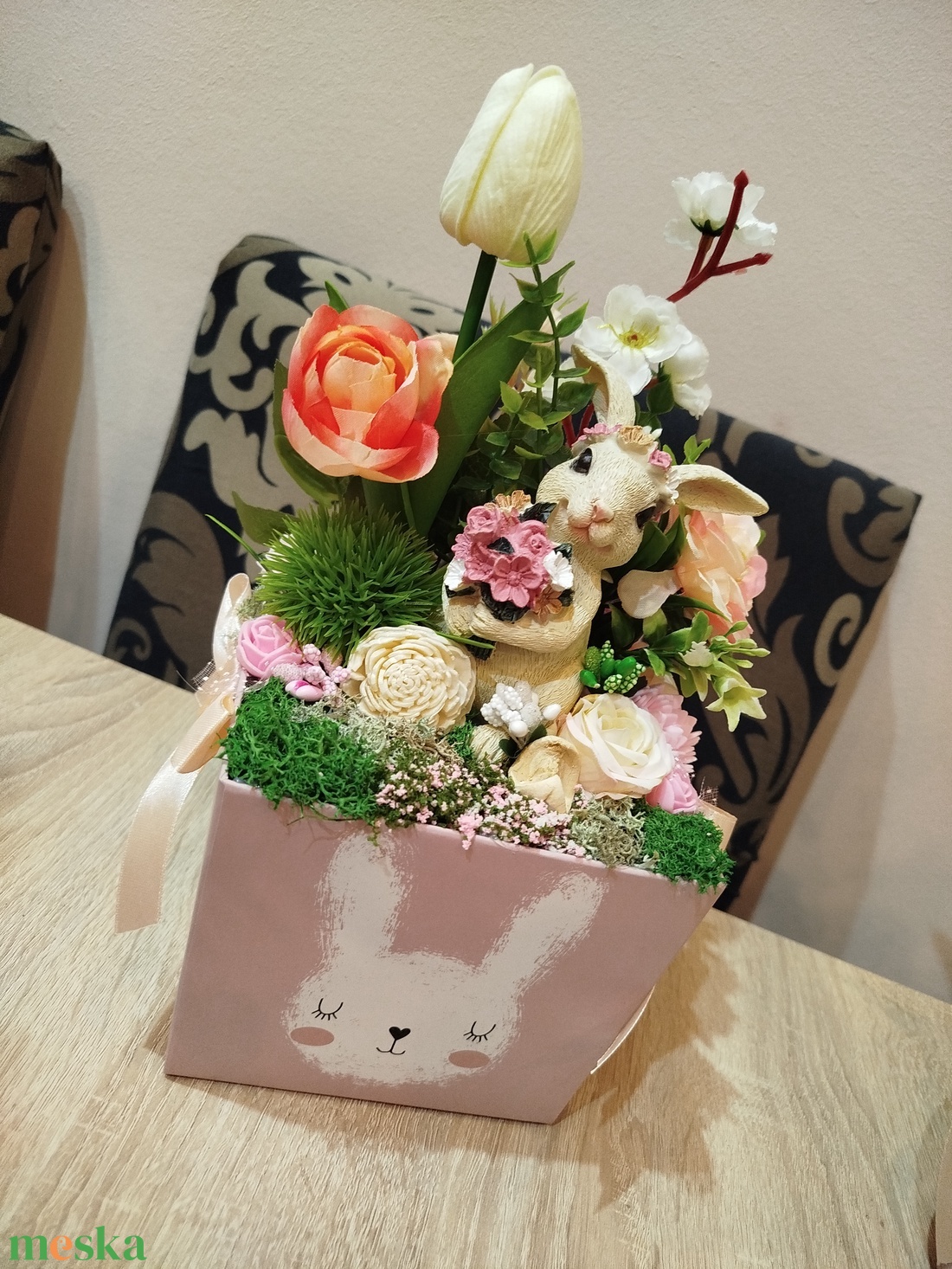 Nyuszis tavaszi asztaldísz, box - ünnepi díszek, dekorációk - húsvéti díszek és dekorációk - húsvéti virágos díszek - Meska.hu