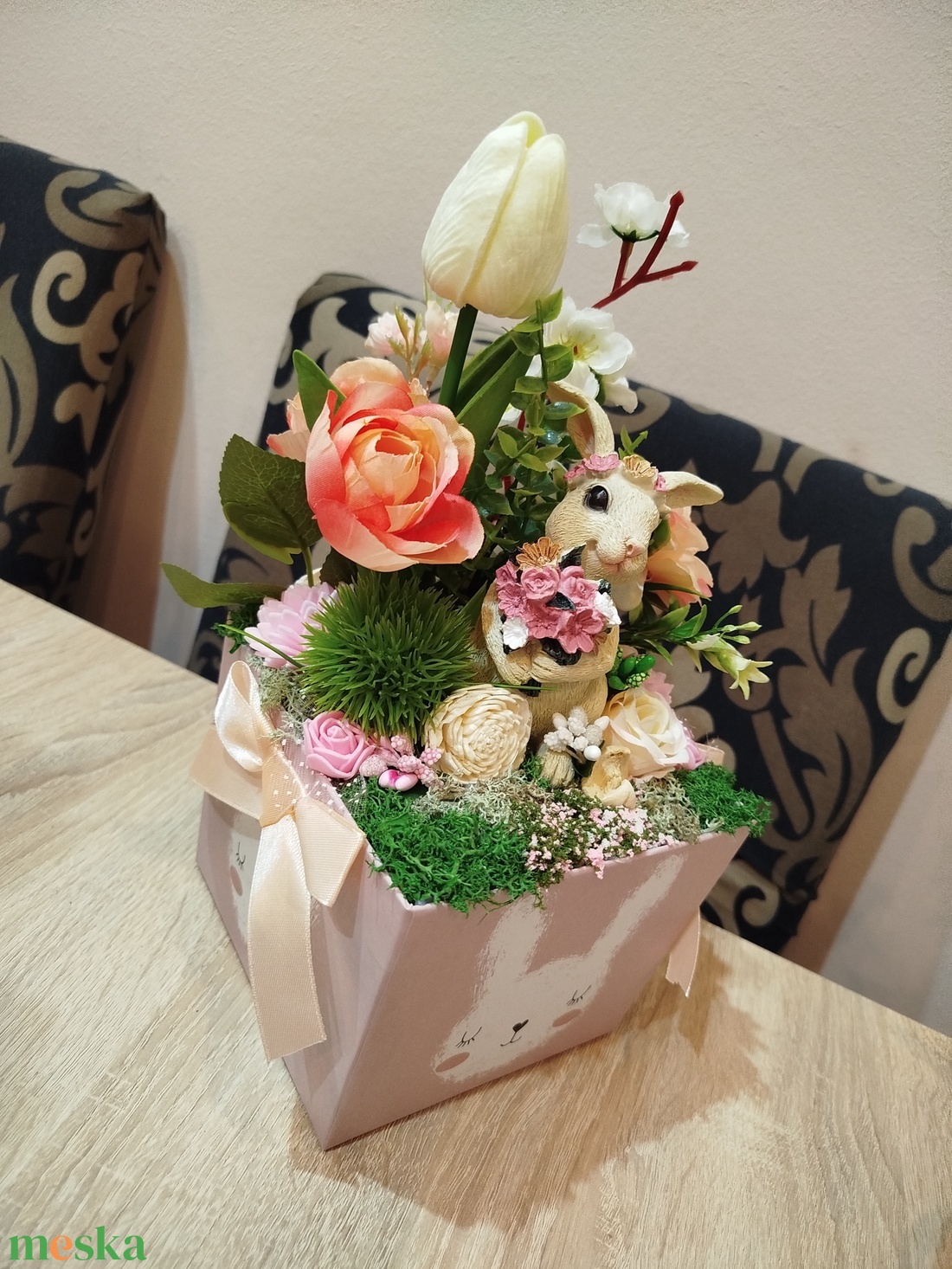 Nyuszis tavaszi asztaldísz, box - ünnepi díszek, dekorációk - húsvéti díszek és dekorációk - húsvéti virágos díszek - Meska.hu