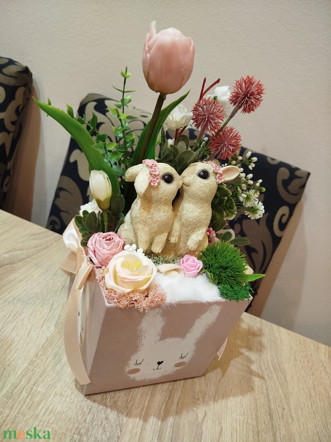 Szerelmes nyuszikák asztaldísz tavaszi box - ünnepi díszek, dekorációk - húsvéti díszek és dekorációk - húsvéti virágos díszek - Meska.hu
