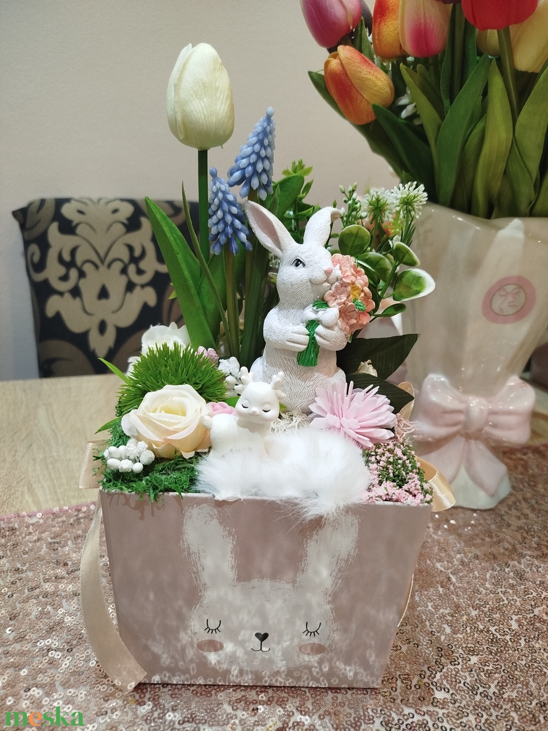 Nyuszis tavaszi asztaldísz - ünnepi díszek, dekorációk - húsvéti díszek és dekorációk - húsvéti virágos díszek - Meska.hu