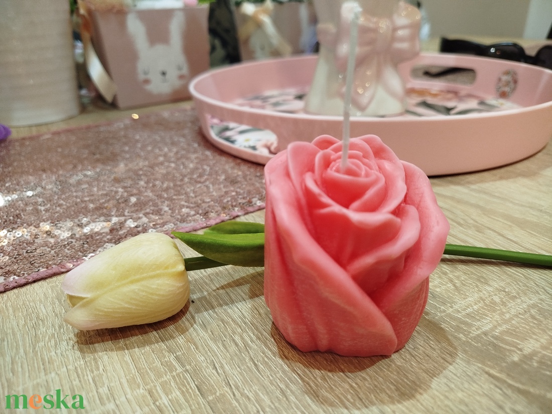 Gyönyörű rózsa alakú gyertya - kellékek & szerszámok - dekorációs kellékek - dekorációs gyertya - Meska.hu