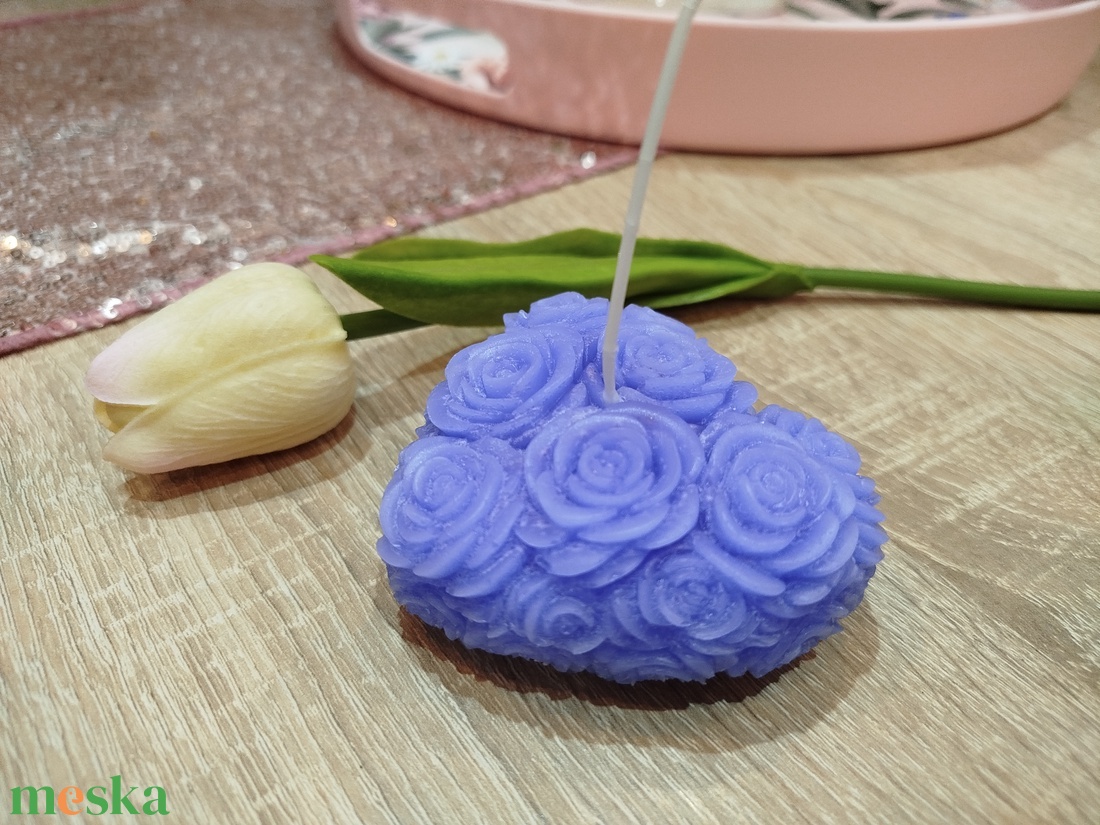 Lila rózsás szív alakú gyertya - otthon & életmód - gyertya, illat, aroma - gyertya - Meska.hu