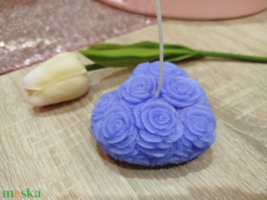 Lila rózsás szív alakú gyertya - otthon & életmód - gyertya, illat, aroma - gyertya - Meska.hu