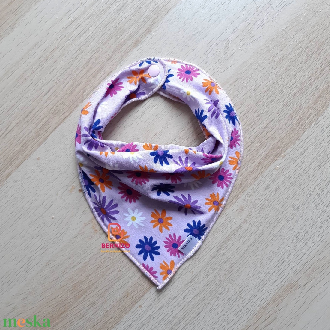 Lila  színes virágos nyálkendő/babakendő - ruha & divat - babaruha & gyerekruha - előke & nyálkendő - Meska.hu