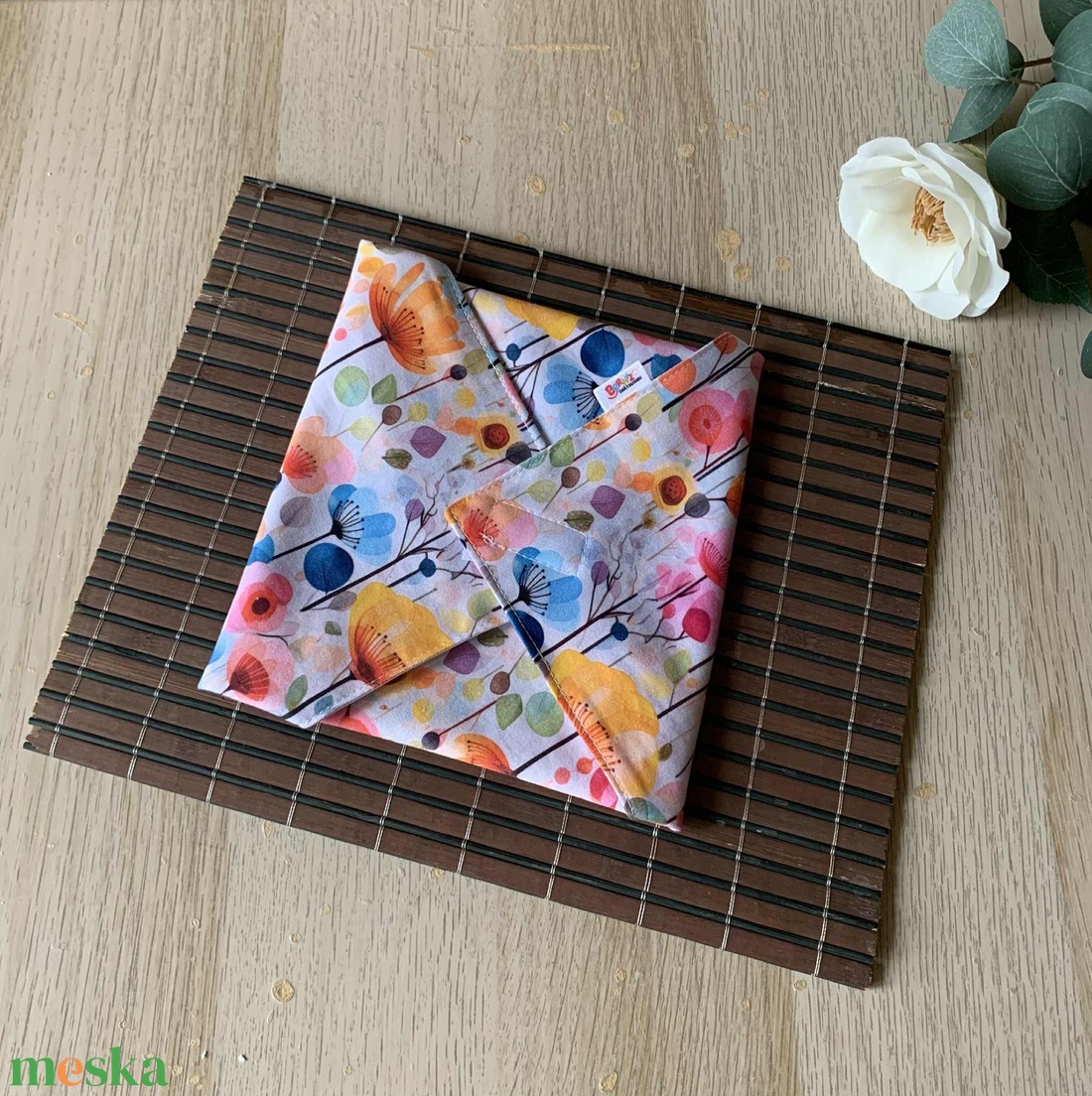 Nyári virágos újraszalvéta - táska & tok - uzsonna- & ebéd tartó - szendvics csomagoló - Meska.hu