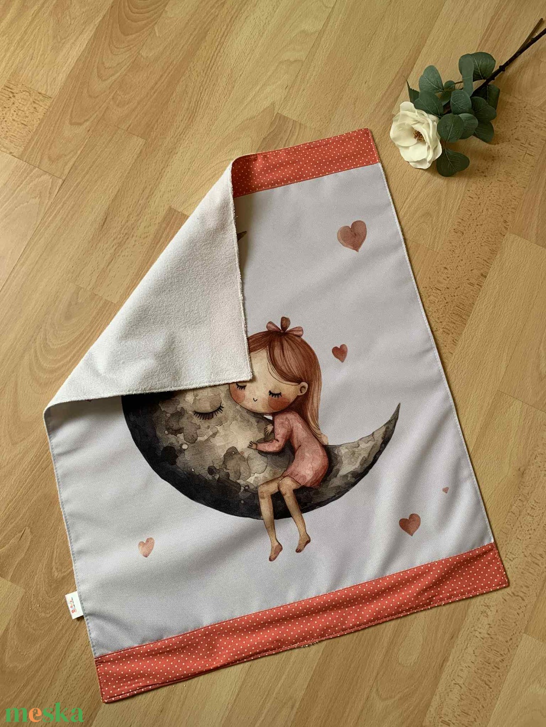 Kislány a holdon pelenkázó alátét - szépségápolás - pelenka & babaápolás - pelenkázó alátét - Meska.hu