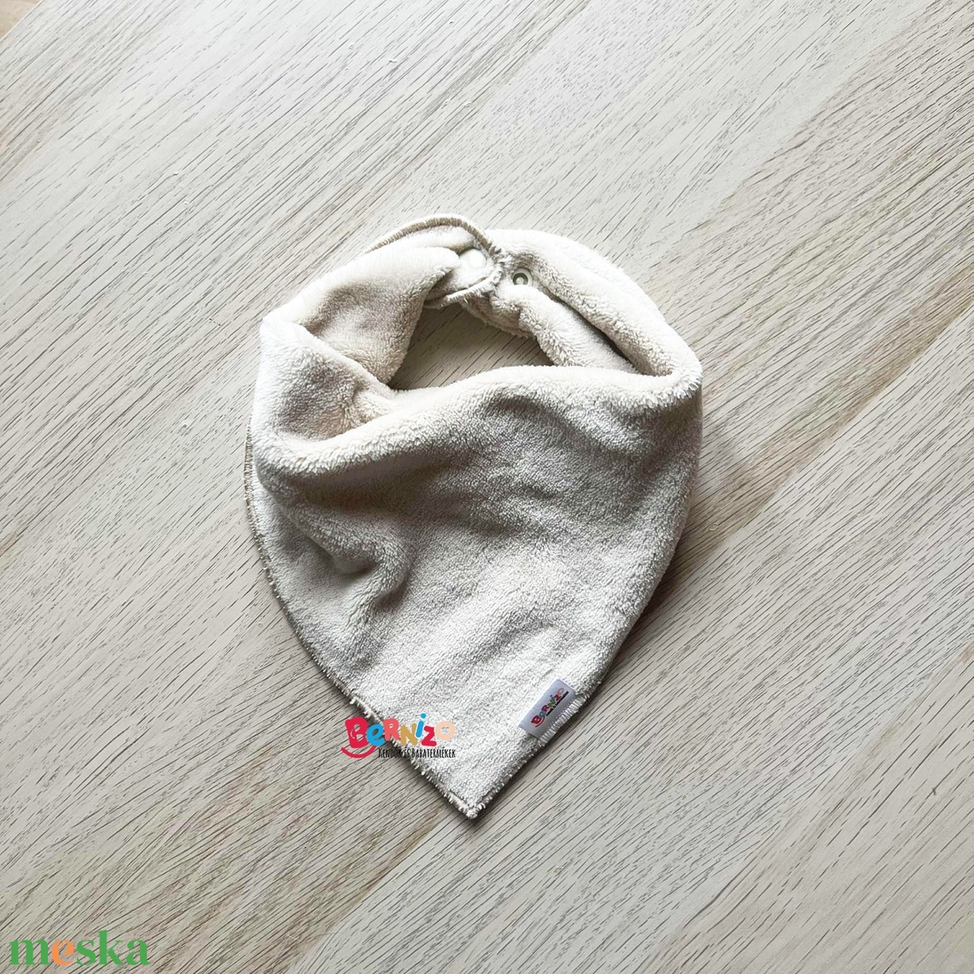 Bézs wellsoft sálkendő - ruha & divat - babaruha & gyerekruha - előke & nyálkendő - Meska.hu