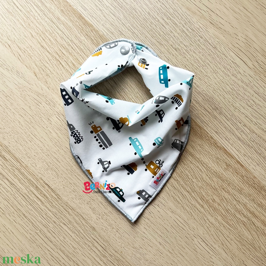 Fehér autós nyálkendő/babakendő - baba - mama - babaruházat - nyálkendő - Meska.hu