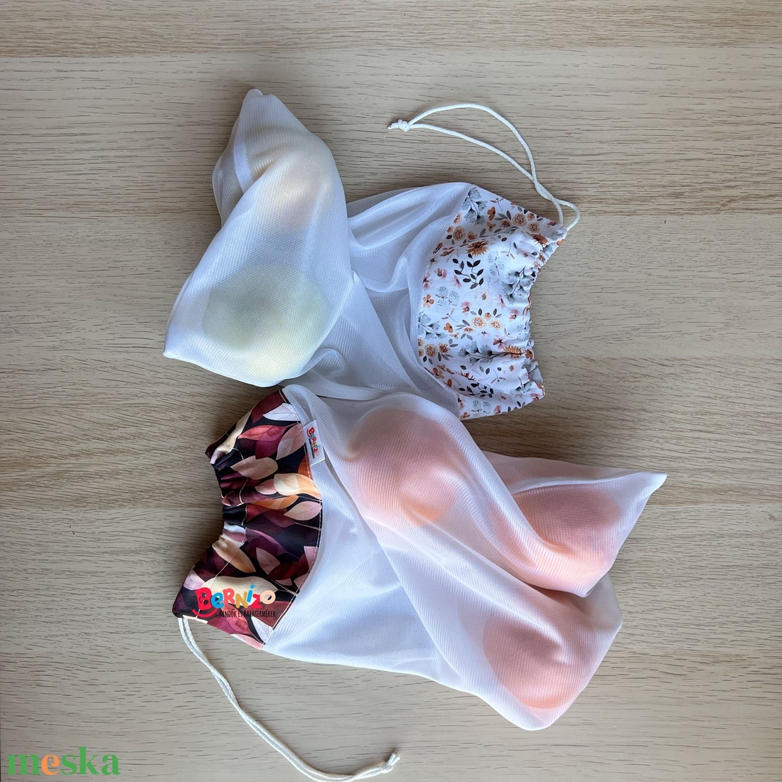 Bordó leveles-fehér virágos textil bevásárló zsák 2 db-os - táska & tok - bevásárlás & shopper táska - zöldség/gyümölcs zsák - Meska.hu