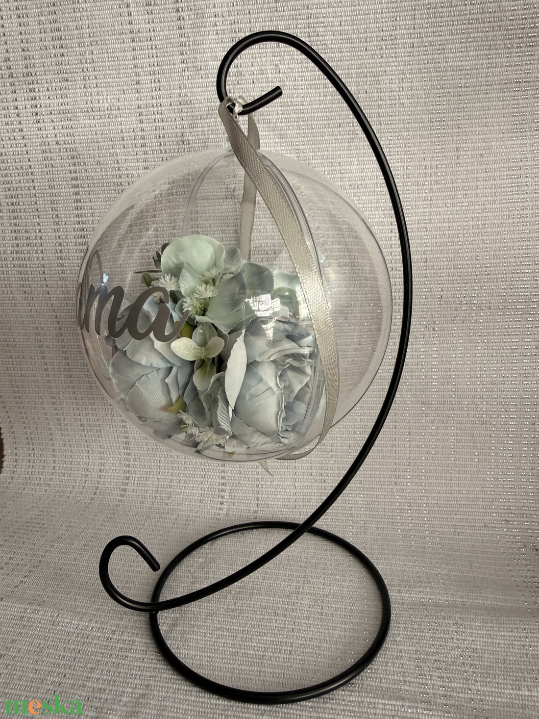 Különleges, kézzel készült virágos gömb Anyák napjára - otthon & életmód - dekoráció - fali és függő dekoráció - függődísz - Meska.hu