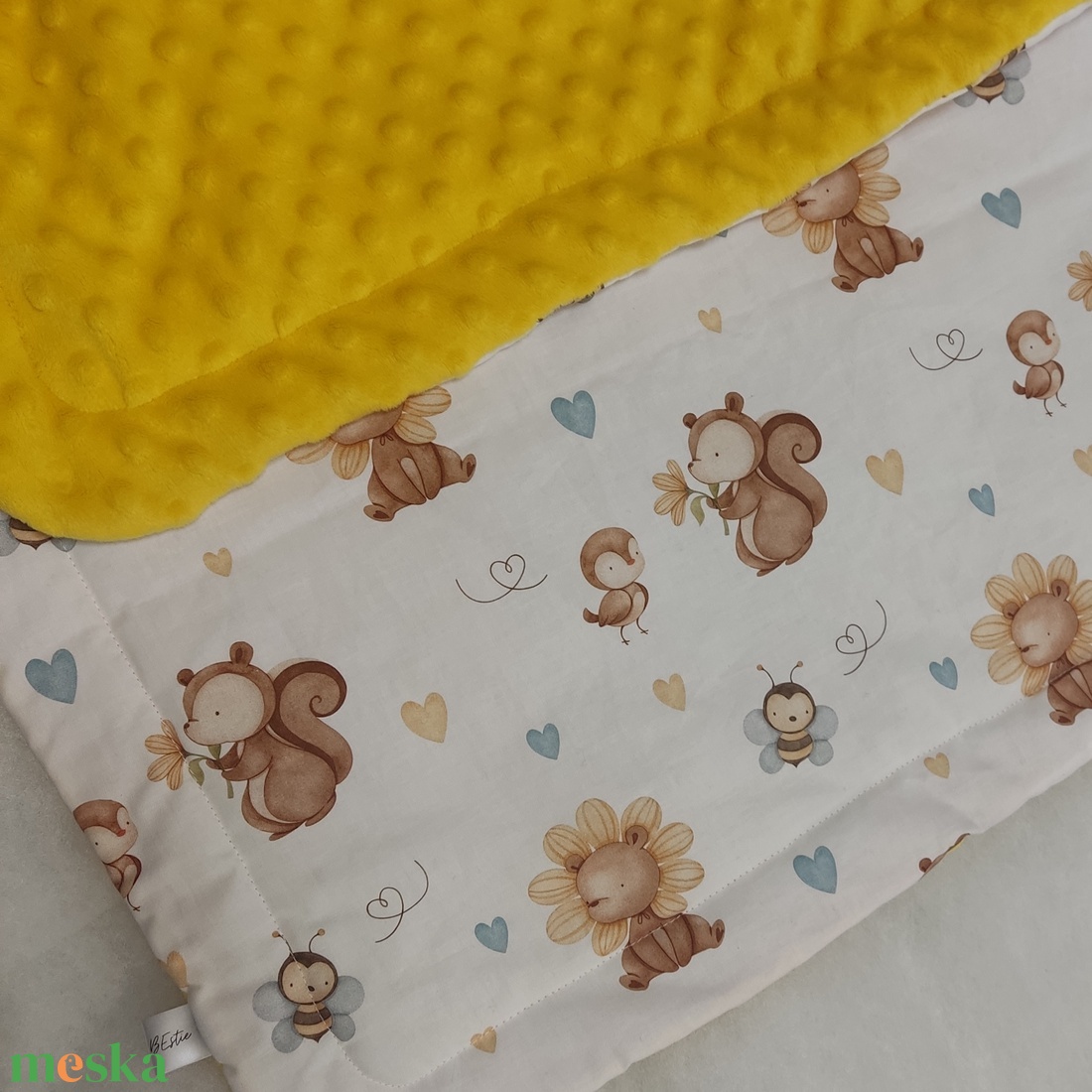 Téli babatakaró - Bee my friend - otthon & életmód - babaszoba, gyerekszoba - babatakaró, gyerek pléd - Meska.hu