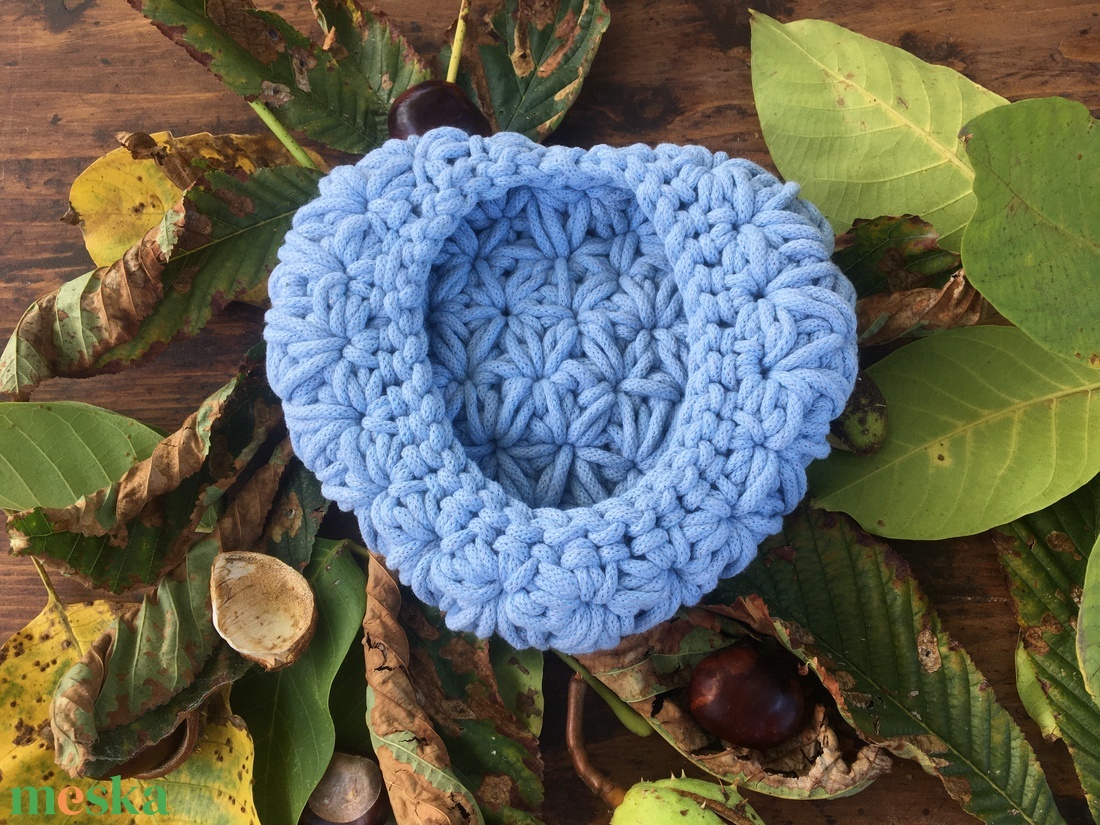 Kék szív alakú kosár - otthon & életmód - tárolás & rendszerezés - tárolókosár - Meska.hu