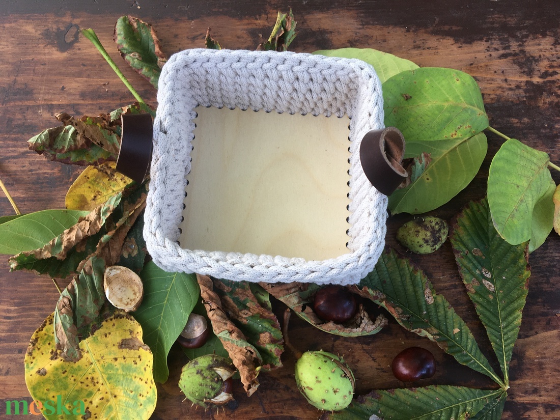 Szögletes  kosár bőr füllel - otthon & életmód - tárolás & rendszerezés - tárolókosár - Meska.hu