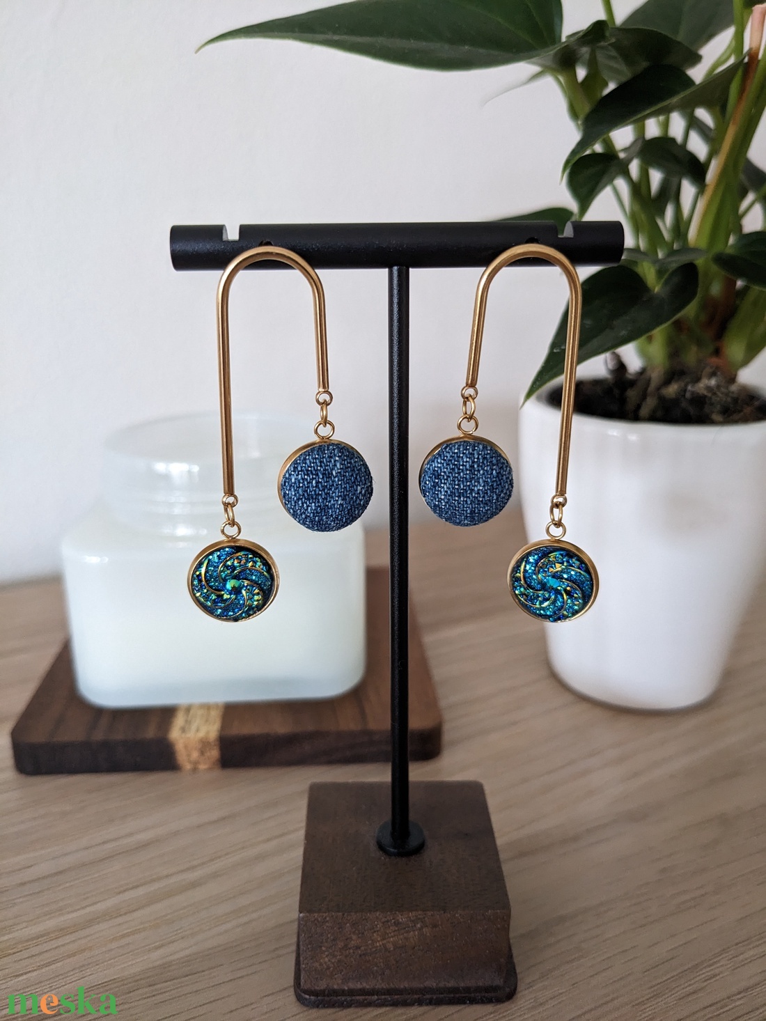 Zöldeskék fánk bedugós fülbevaló - ékszer - fülbevaló - lógó fülbevaló - Meska.hu