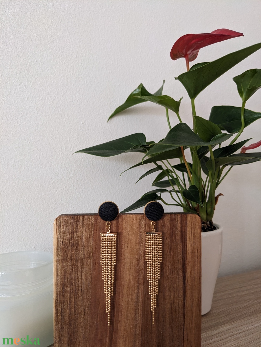 Láncos fekete bedugós fülbevaló - ékszer - fülbevaló - lógó fülbevaló - Meska.hu