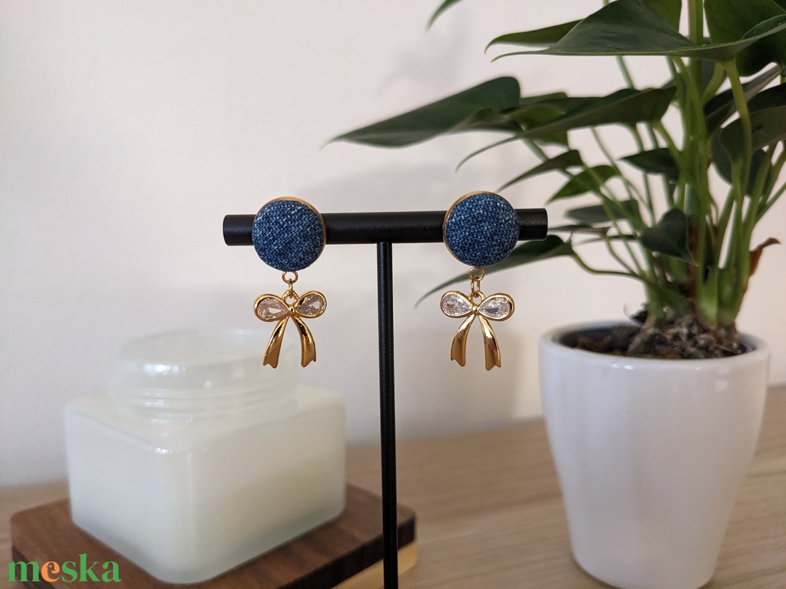 Aranymasnis kékfarmer bedugós fülbevaló - esküvő - ékszer - fülbevaló - Meska.hu