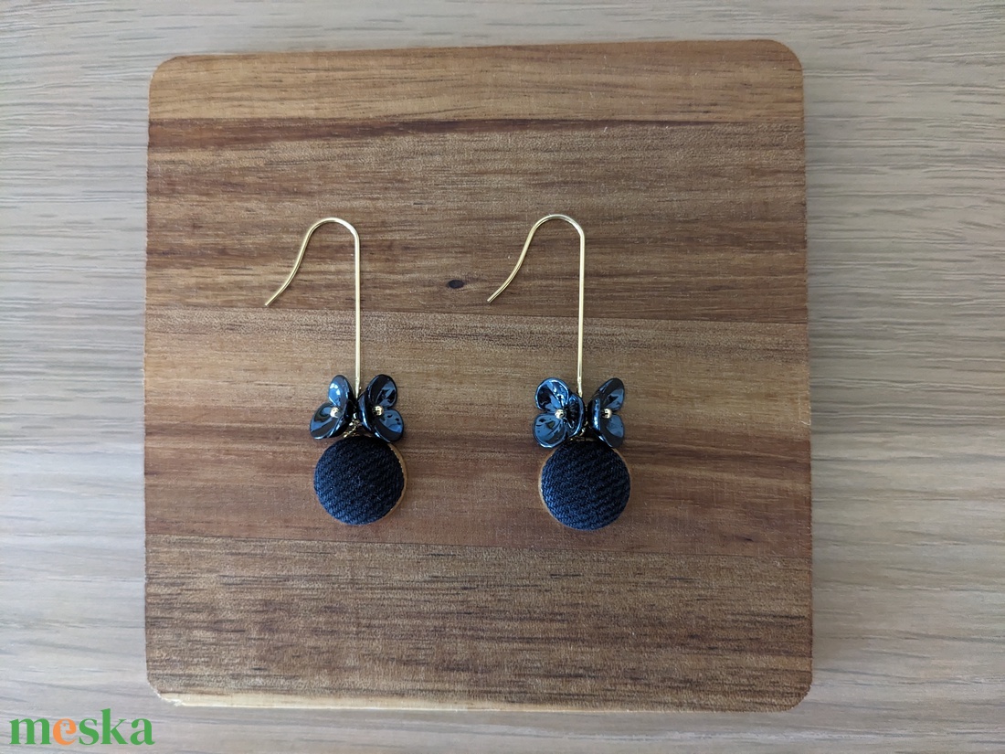 Kétvirágos feketefarmer fülbevaló - ékszer - fülbevaló - lógó fülbevaló - Meska.hu