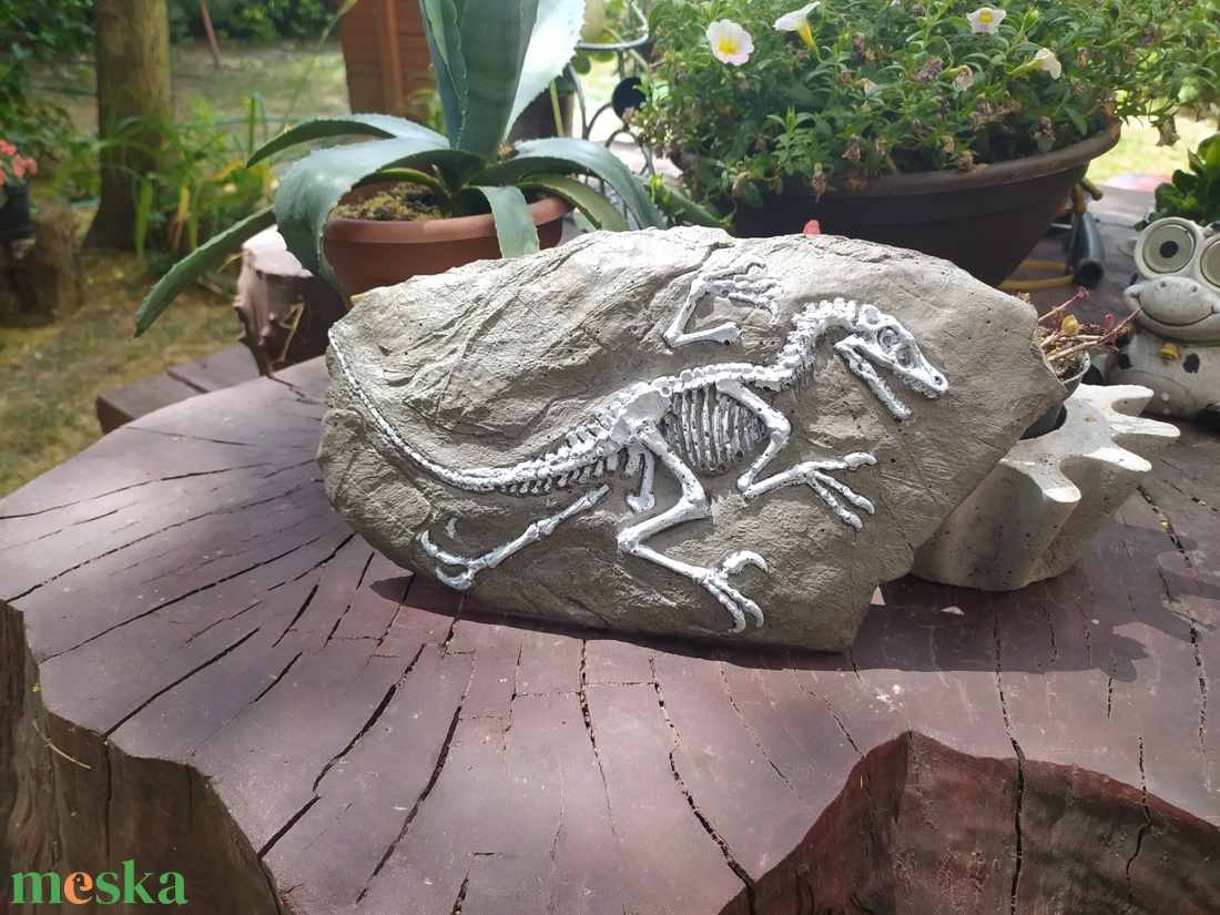 Dinoszaurusz Raptor fosszília - otthon & életmód - dekoráció - dísztárgy - Meska.hu Dinoszaurusz Raptor fosszília - otthon & életmód - dekoráció - dísztárgy - Meska.hu