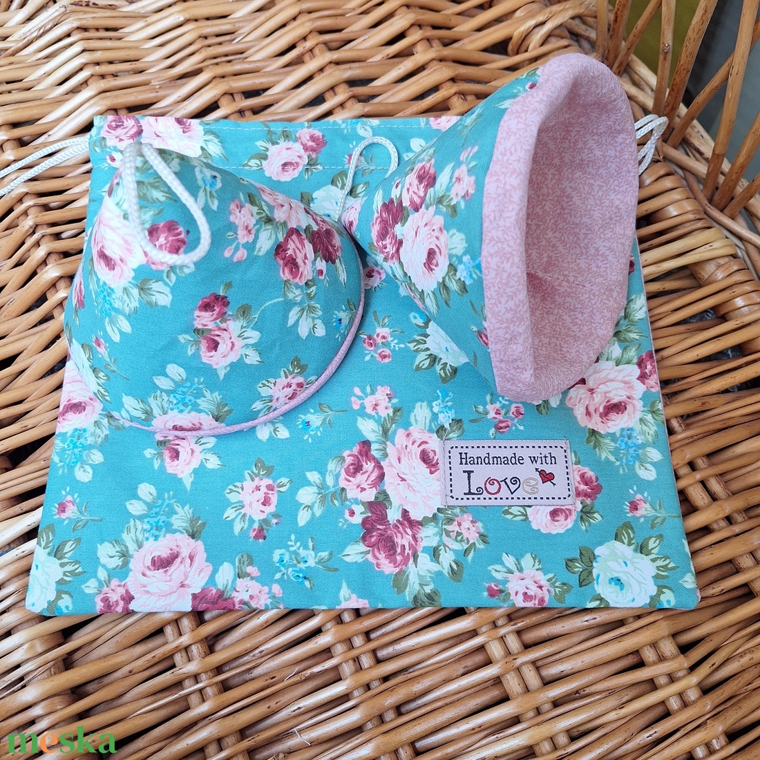 Edényfogók ajándék tasakkal - otthon & életmód - konyhafelszerelés, tálalás - konyhai textil - edényfogó & edényfedő - Meska.hu Edényfogók ajándék tasakkal - otthon & életmód - konyhafelszerelés, tálalás - konyhai textil - edényfogó & edényfedő - Meska.hu