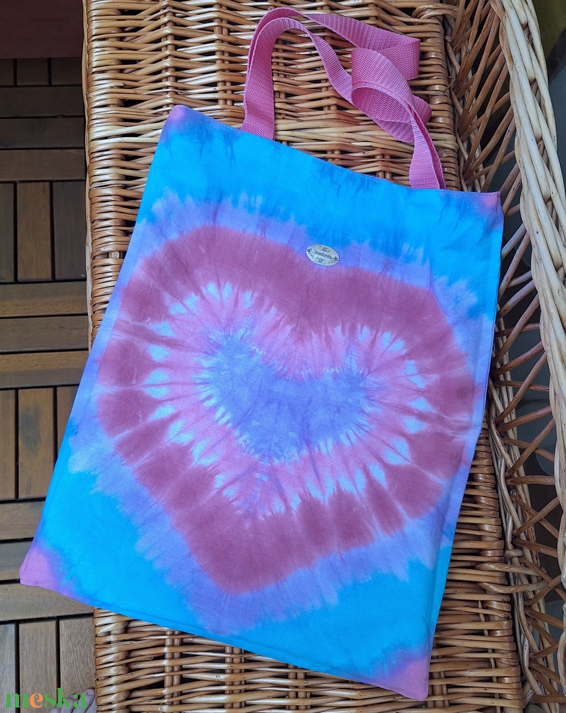 Egyedi festésű közepes méretű, kifordítható vászonszatyor - táska & tok - bevásárlás & shopper táska - shopper, textiltáska, szatyor - Meska.hu Egyedi festésű közepes méretű, kifordítható vászonszatyor - táska & tok - bevásárlás & shopper táska - shopper, textiltáska, szatyor - Meska.hu