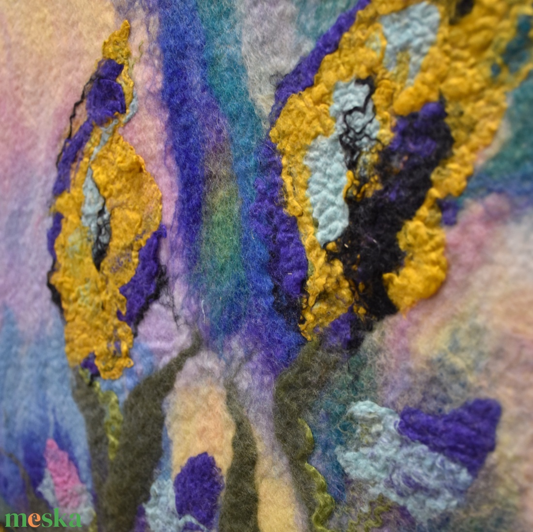 Liliomok - Nemezelt gyapjú falikép - művészet - textilkép - nemezelt - Meska.hu