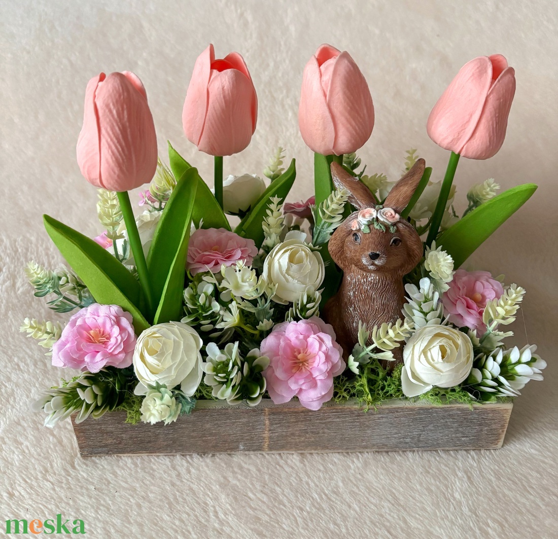 Barna nyuszis asztaldísz  - ünnepi díszek, dekorációk - húsvéti díszek és dekorációk - húsvéti virágos díszek - Meska.hu