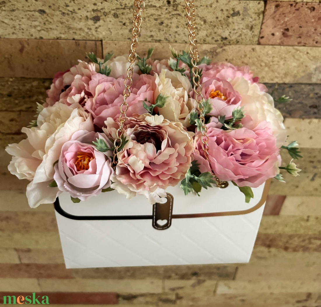 Anyák napi, ballagási virágtáska  - otthon & életmód - virágdekoráció - virágdíszek - asztali virágdísz - Meska.hu