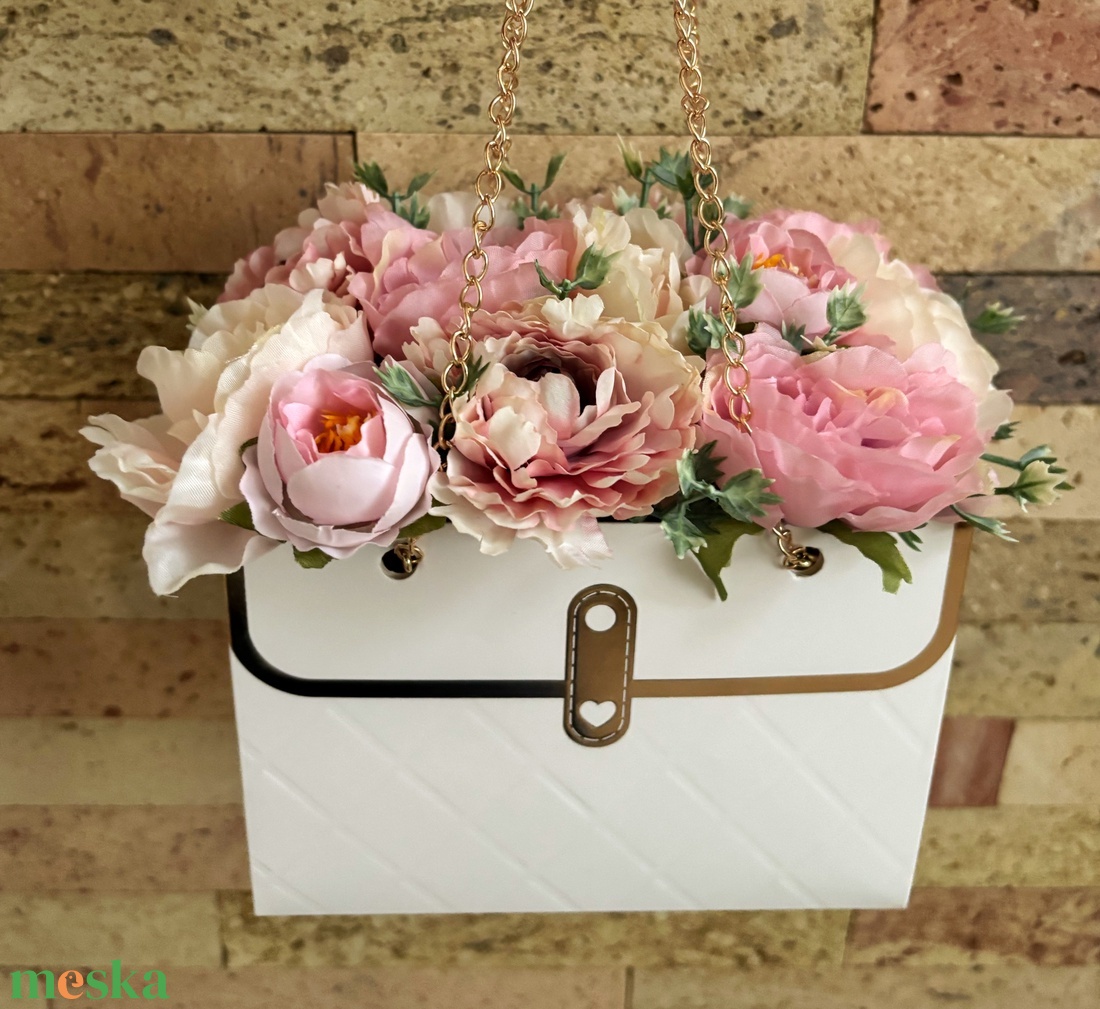 Anyák napi, ballagási virágtáska  - otthon & életmód - virágdekoráció - virágdíszek - asztali virágdísz - Meska.hu