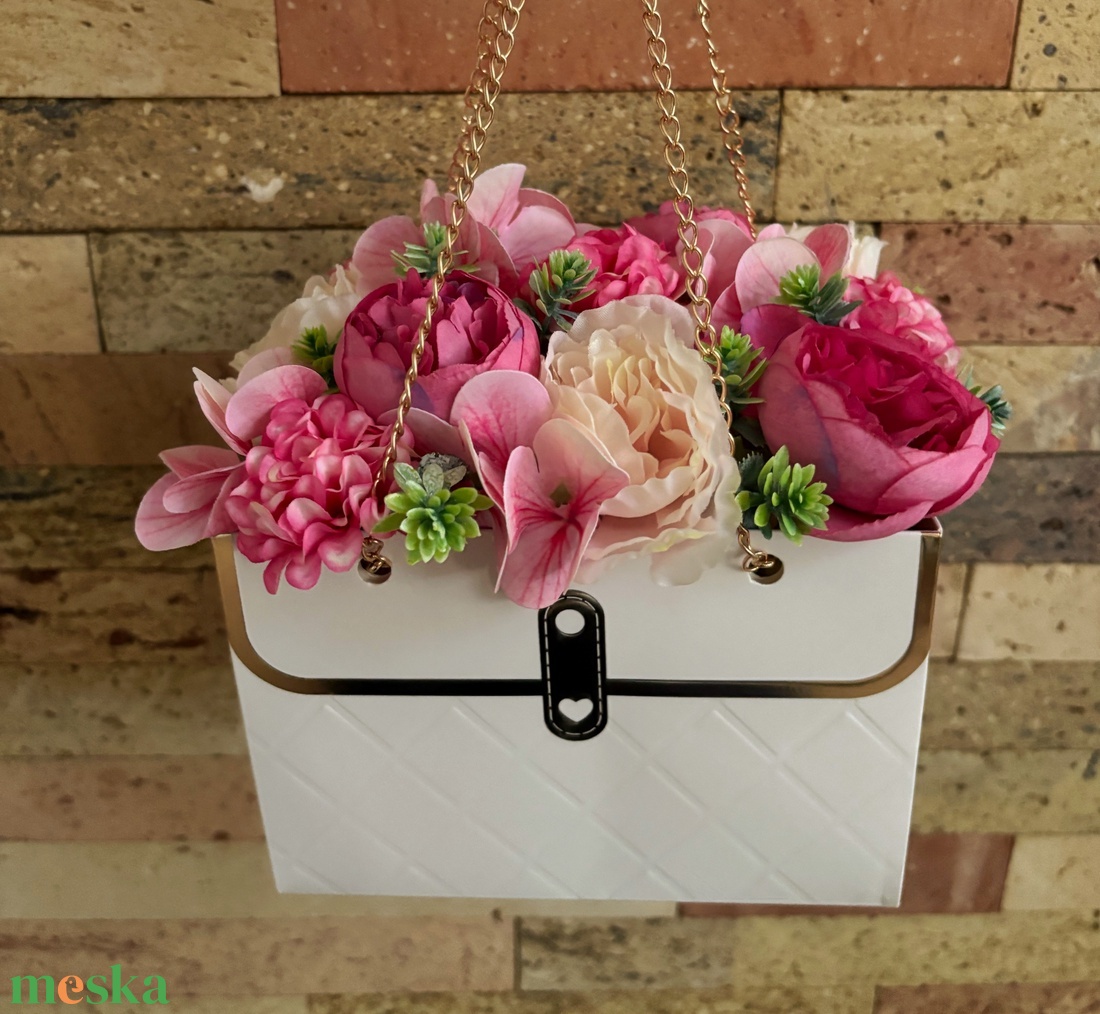 Anyák napi, ballagási virágtáska pink - otthon & életmód - virágdekoráció - virágdíszek - asztali virágdísz - Meska.hu