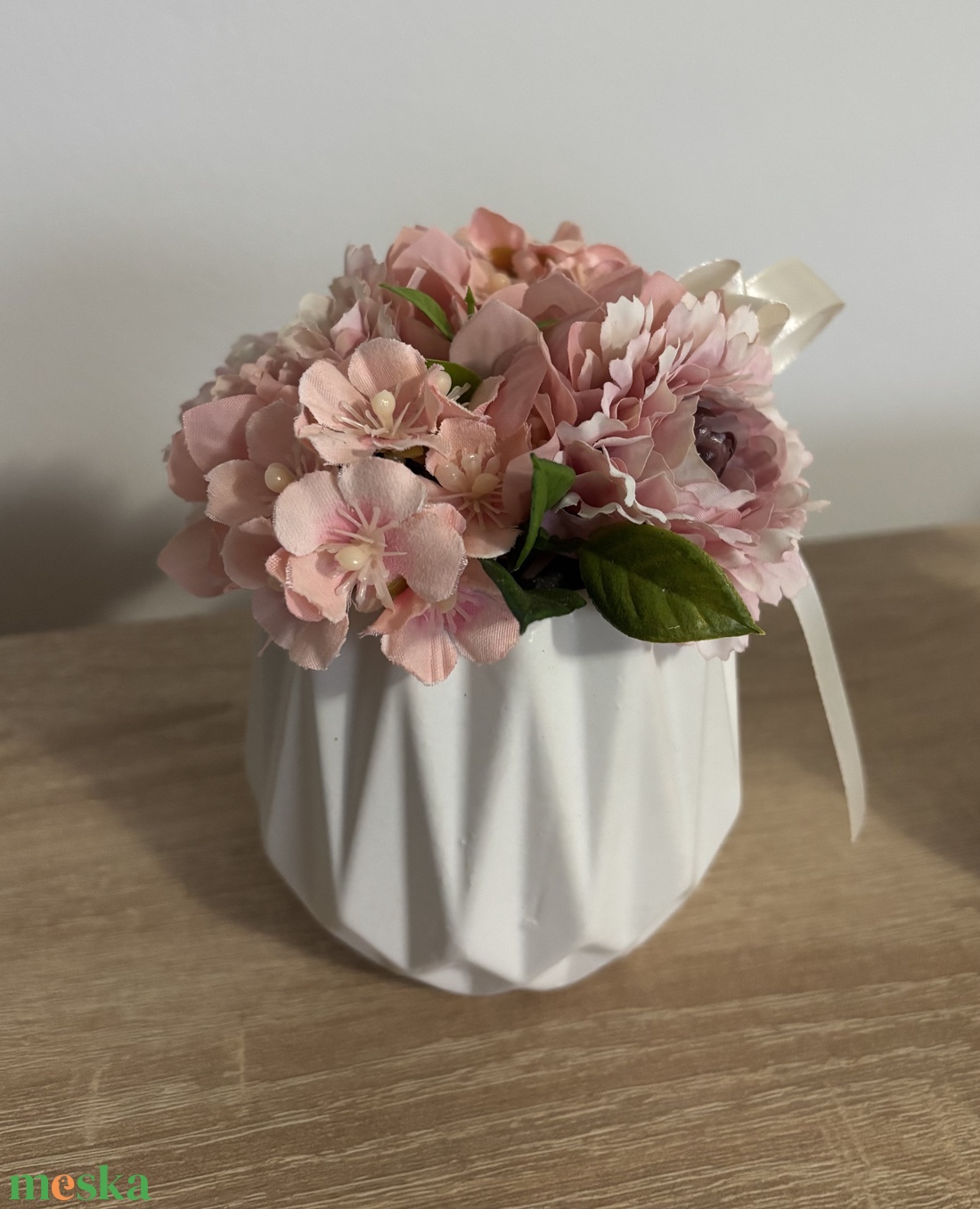 Anyák napi asztaldísz  - otthon & életmód - virágdekoráció - virágdíszek - virágdísz kaspóban - Meska.hu