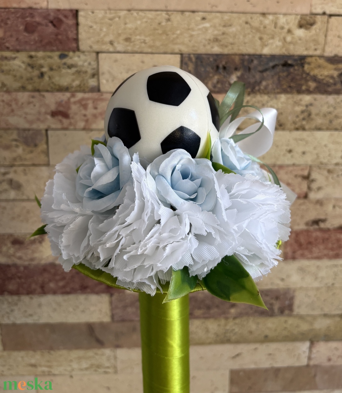 Ballagási örökcsokor focis 3 - otthon & életmód - virágdekoráció - virágok - virágcsokor - Meska.hu