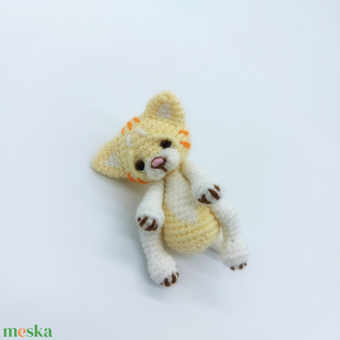 Amigurumi cica mozgatható végtagokkal - játék & sport - plüssállat & játékfigura - cica - Meska.hu