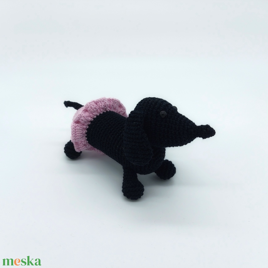 Divatos nyár Amigurumi fekete tacskó - játék & sport - plüssállat & játékfigura - kutya - Meska.hu Divatos nyár Amigurumi fekete tacskó - játék & sport - plüssállat & játékfigura - kutya - Meska.hu