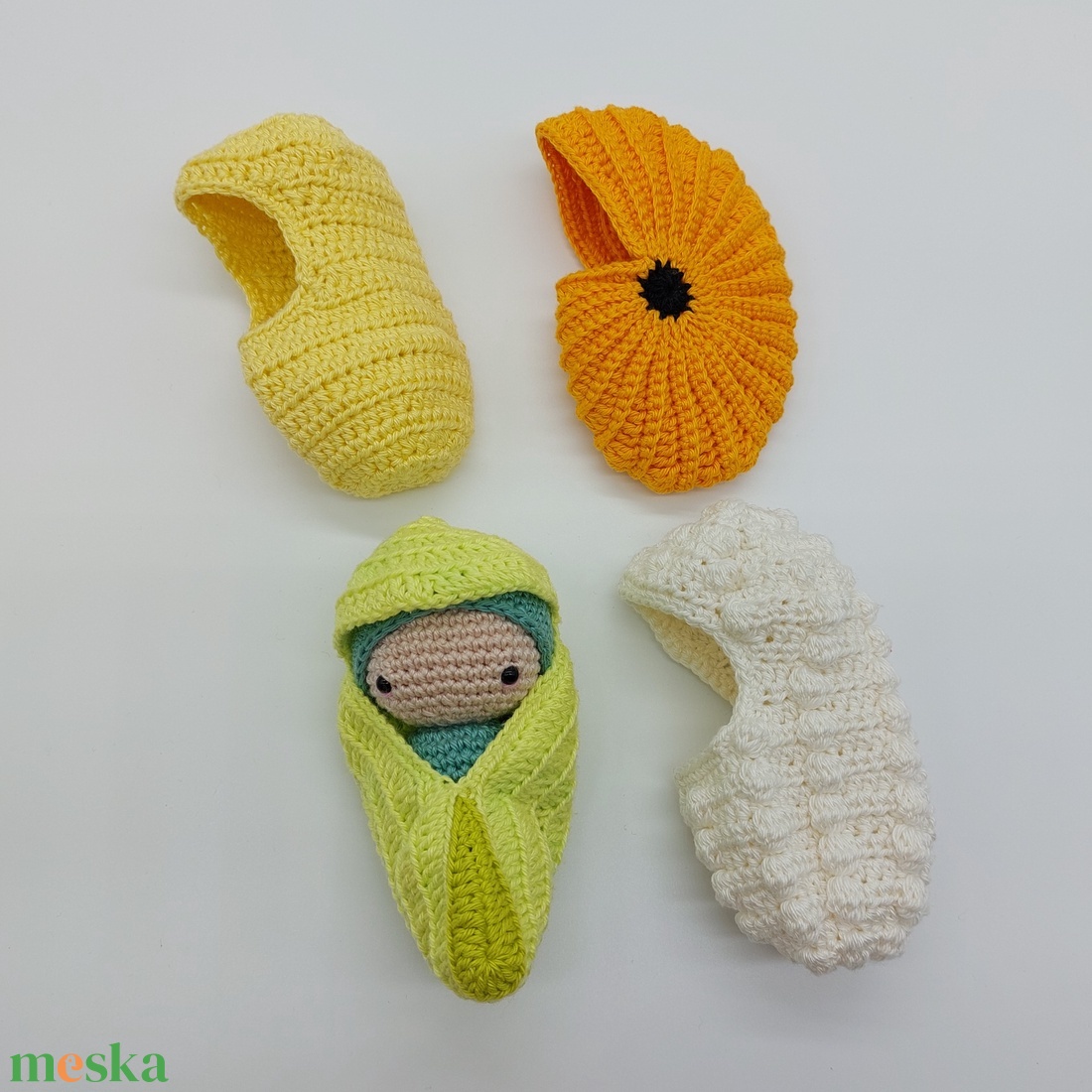 A fejlődés csodája Amigurumi hernyó bábokkal - játék & sport - plüssállat & játékfigura - más figura - Meska.hu A fejlődés csodája Amigurumi hernyó bábokkal - játék & sport - plüssállat & játékfigura - más figura - Meska.hu