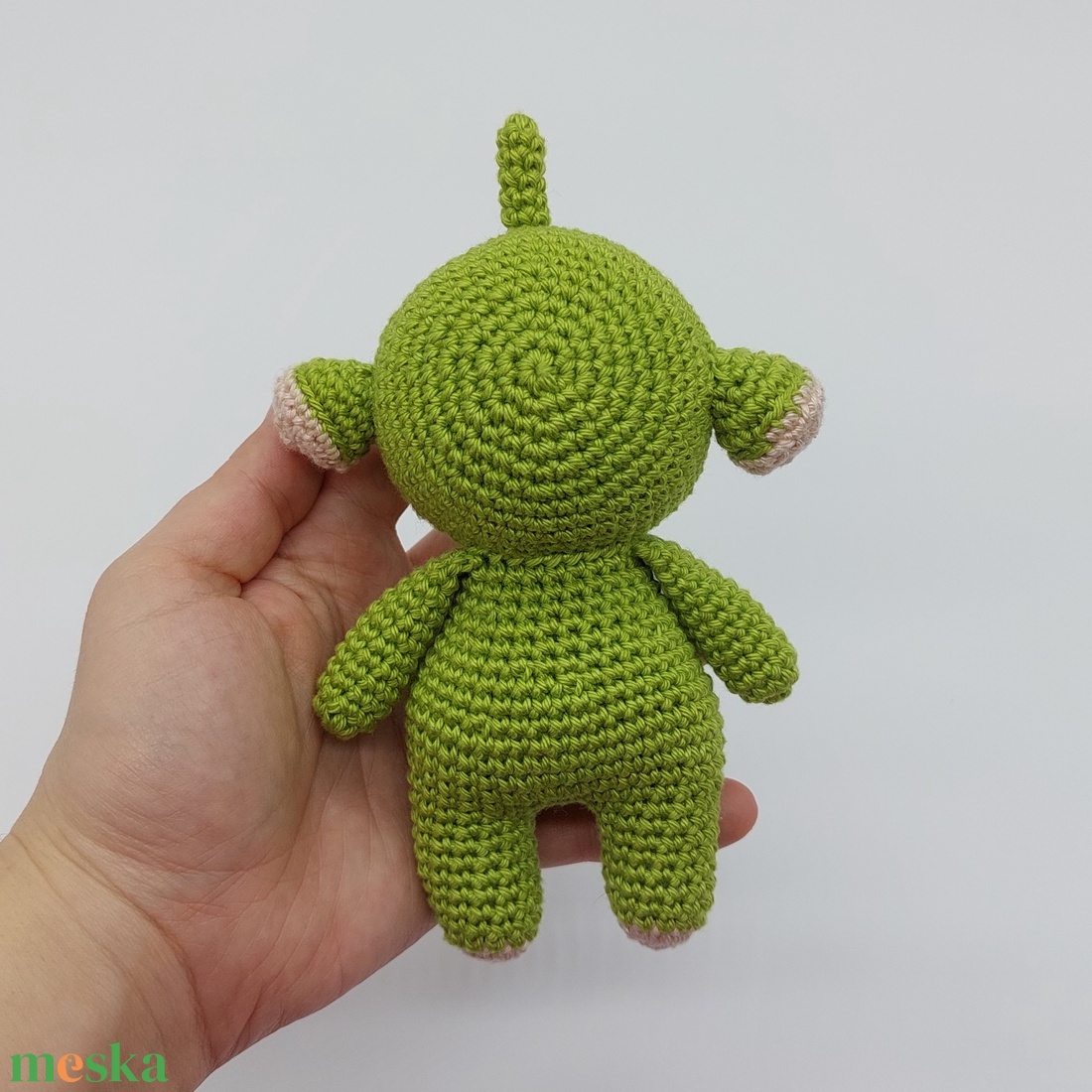 Zöld kis amigurumi figura - játék & sport - plüssállat & játékfigura - más figura - Meska.hu Zöld kis amigurumi figura - játék & sport - plüssállat & játékfigura - más figura - Meska.hu