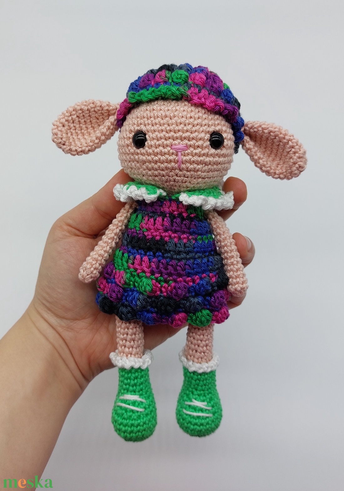 Amigurumi bárányka színes ruhában - játék & sport - plüssállat & játékfigura - plüss bárány - Meska.hu Amigurumi bárányka színes ruhában - játék & sport - plüssállat & játékfigura - plüss bárány - Meska.hu