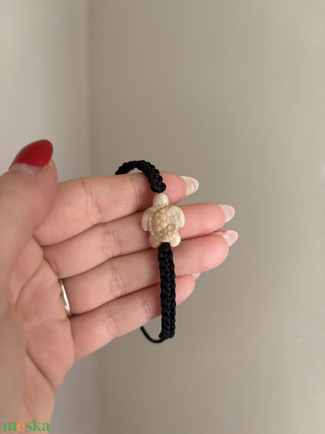 Egyedi teknősbékás makramé karkötő  - ékszer - karkötő - fonott karkötő - Meska.hu