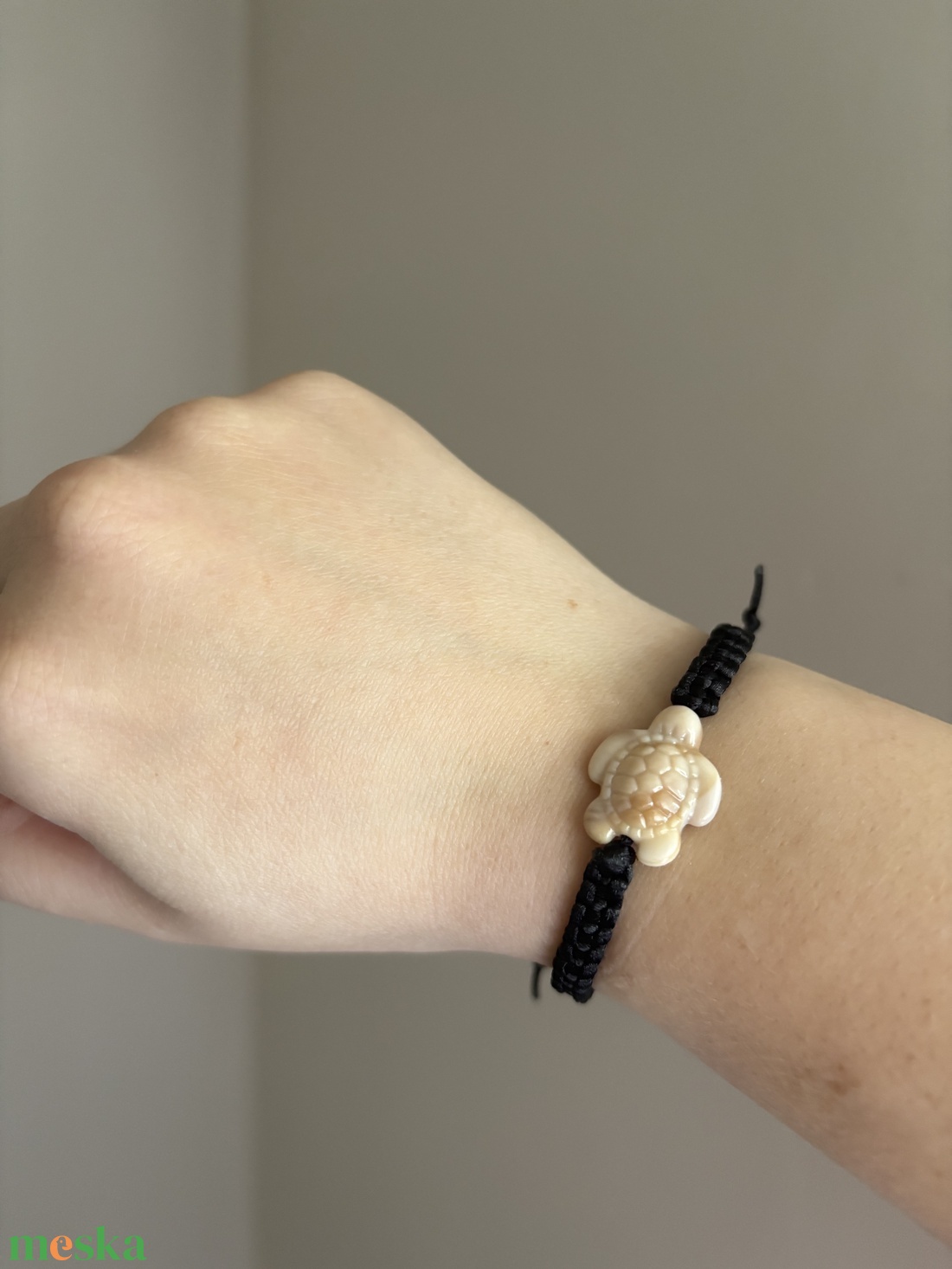 Egyedi teknősbékás makramé karkötő  - ékszer - karkötő - fonott karkötő - Meska.hu