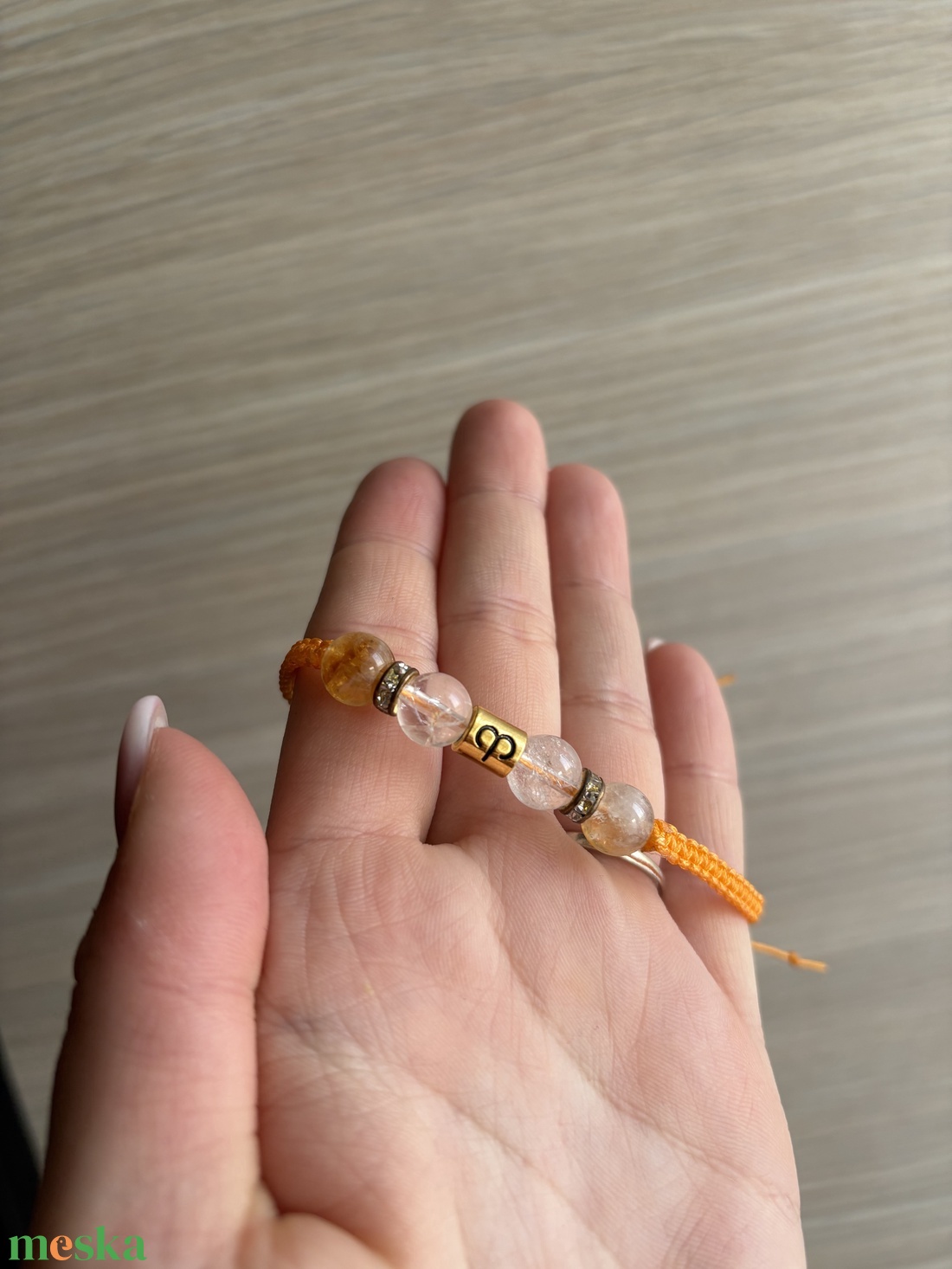 Makramé karkötő - kos medállal - ékszer - karkötő - fonott karkötő - Meska.hu