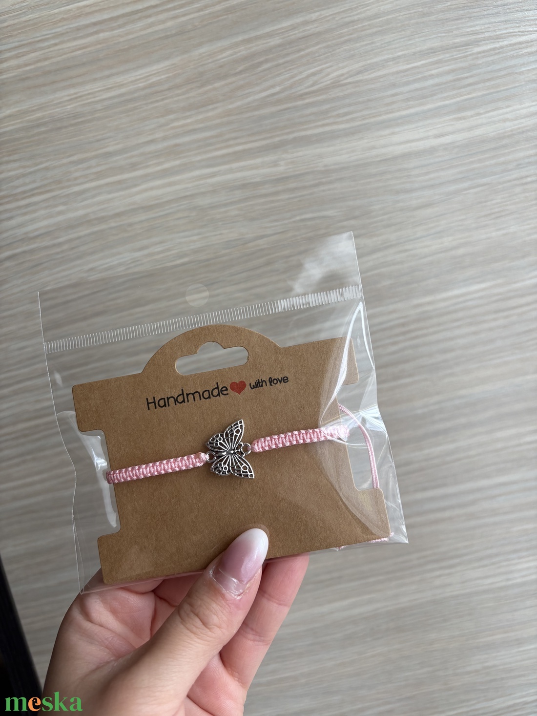 Pillangós makramé karkötő - ékszer - karkötő - fonott karkötő - Meska.hu