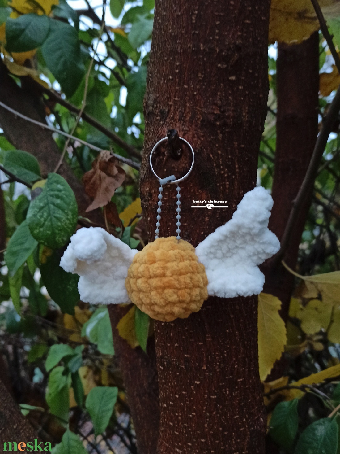 Horgolt aranycikesz kulcstartó  - játék & sport - plüssállat & játékfigura - plüss mesefigurák - Meska.hu