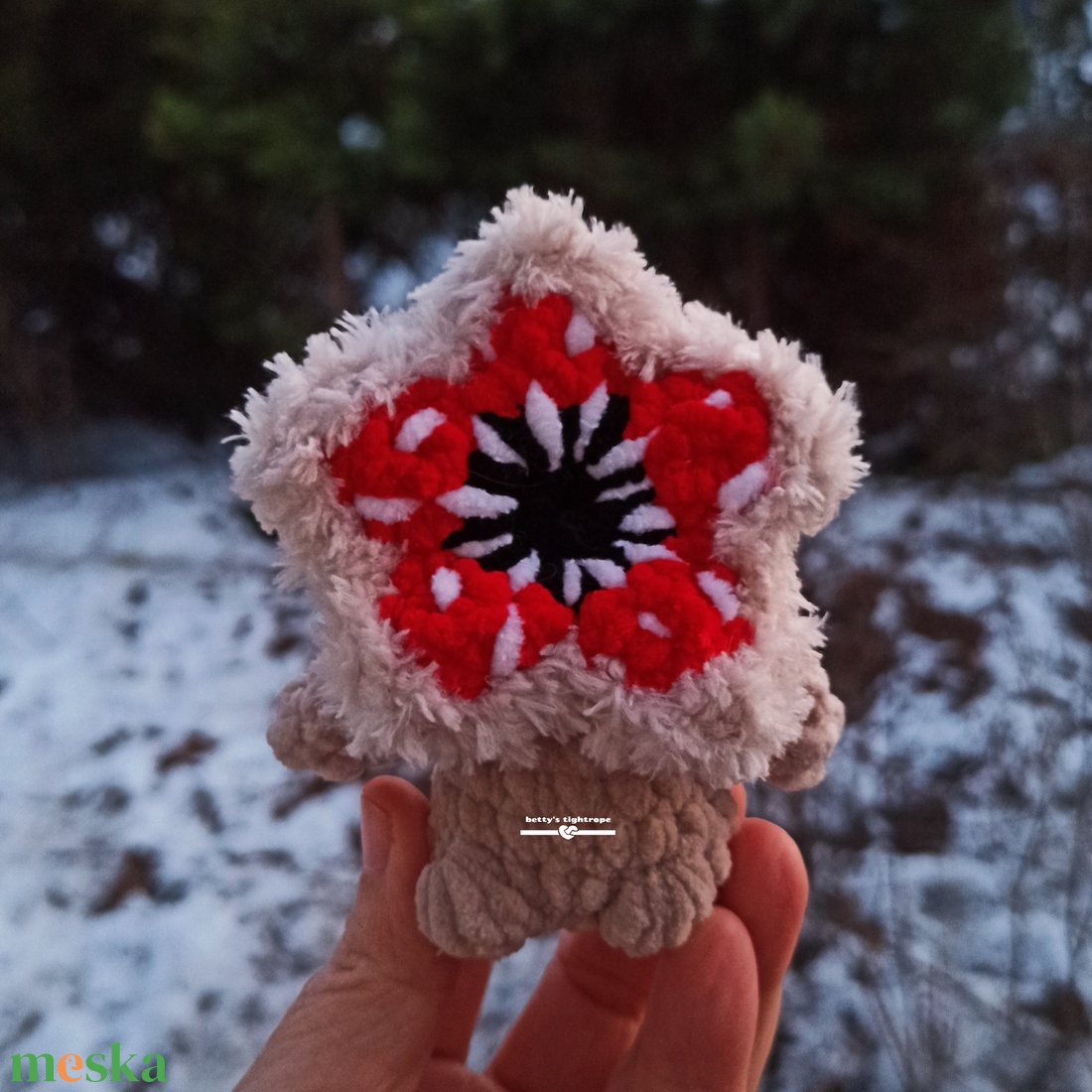 Horgolt virág szörny mini - játék & sport - plüssállat & játékfigura - szörnyike - Meska.hu