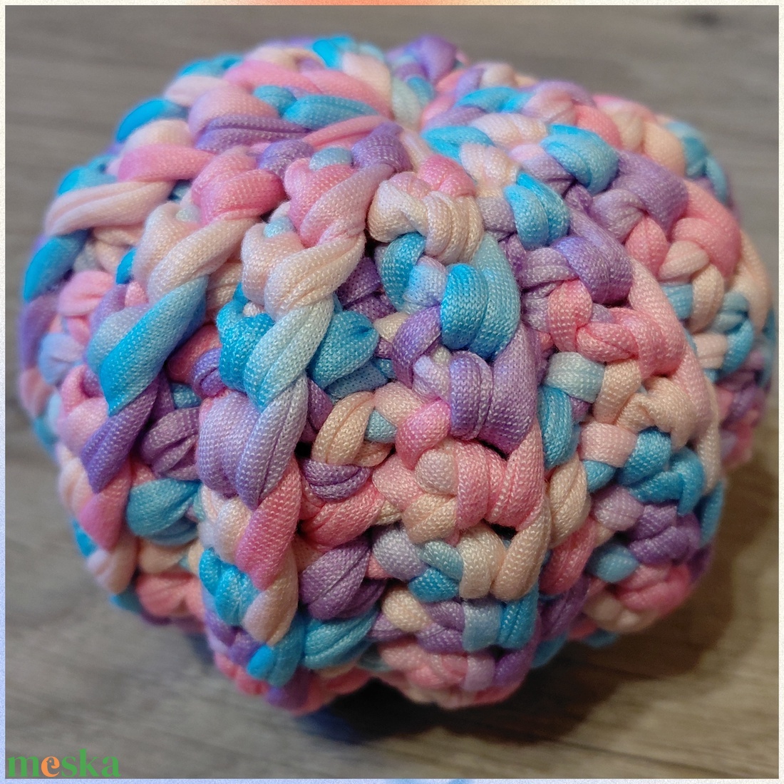 Horgolt labda - otthon & életmód - dekoráció - asztal és polc dekoráció - horgolt & csipketerítő - Meska.hu Horgolt labda - otthon & életmód - dekoráció - asztal és polc dekoráció - horgolt & csipketerítő - Meska.hu