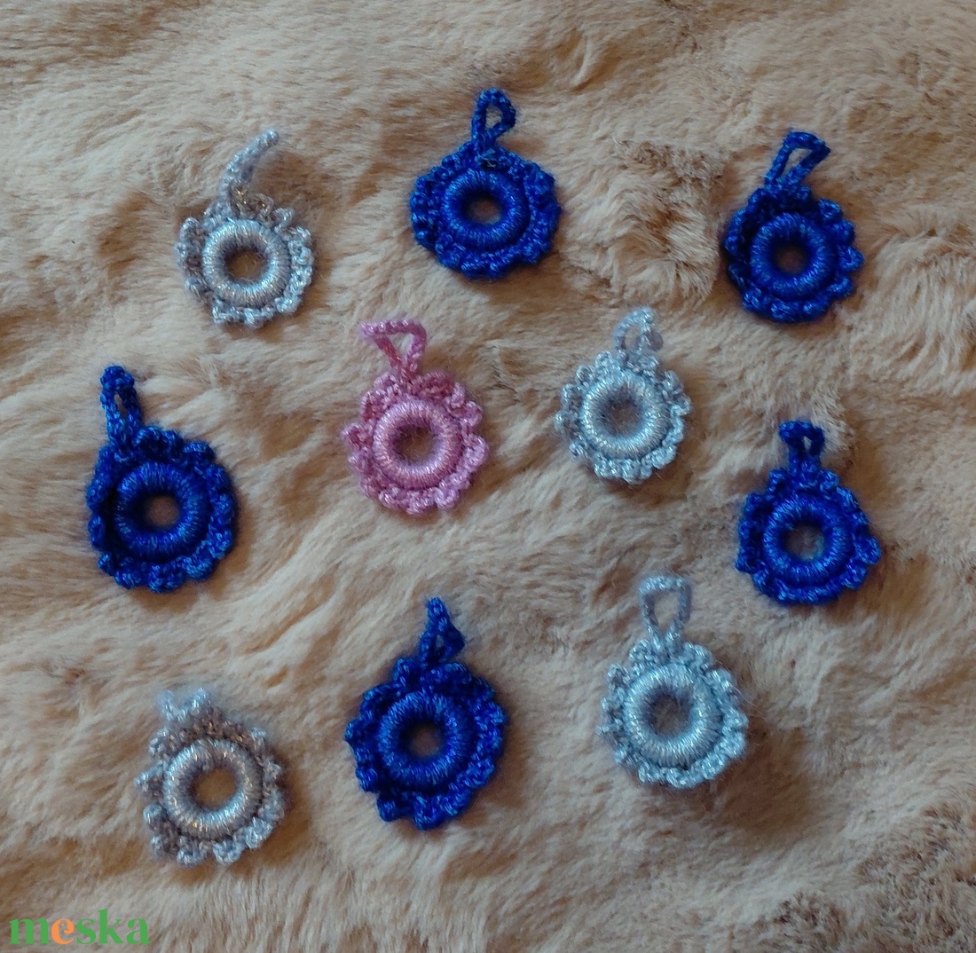 Horgoltdekoráció  - karácsony - karácsonyi lakásdekoráció - karácsonyi lakásdíszek - Meska.hu