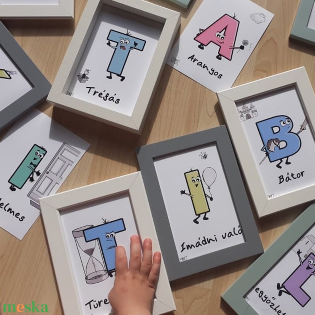 Betűmanó egyedi tulajdonságképek (szobadekor) 10x15 cm - otthon & életmód - dekoráció - fali és függő dekoráció - betű & név - Meska.hu