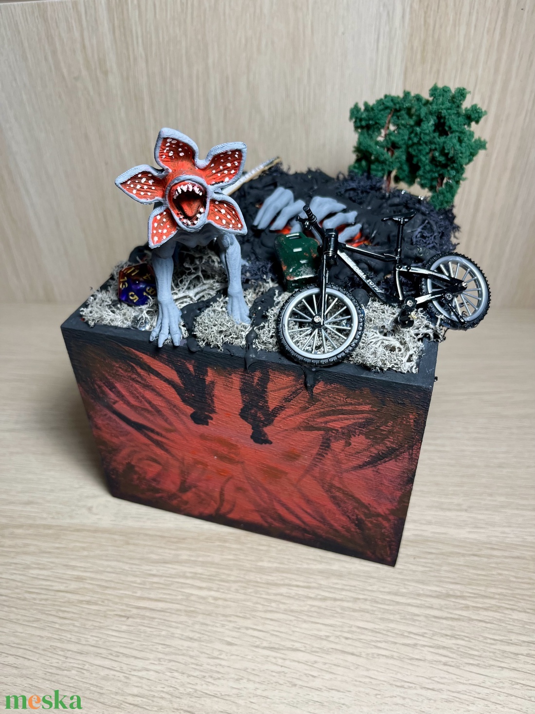 Stranger Things dekor - otthon & életmód - dekoráció - asztal és polc dekoráció - asztaldísz - Meska.hu