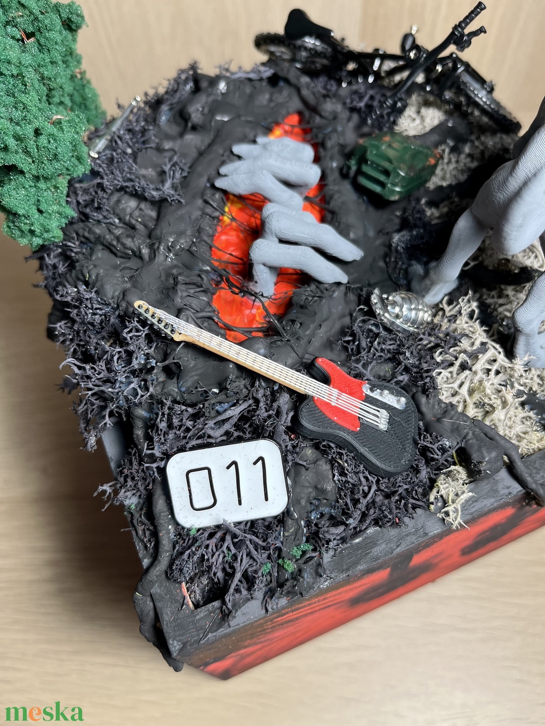 Stranger Things dekor - otthon & életmód - dekoráció - asztal és polc dekoráció - asztaldísz - Meska.hu