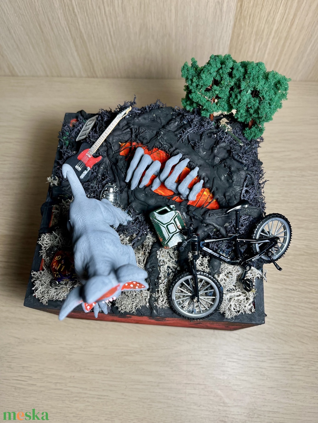 Stranger Things dekor - otthon & életmód - dekoráció - asztal és polc dekoráció - asztaldísz - Meska.hu